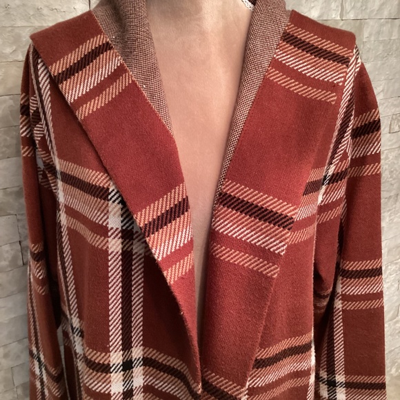 Tahari Plaid Sweater Coat - Picture 3 of 8